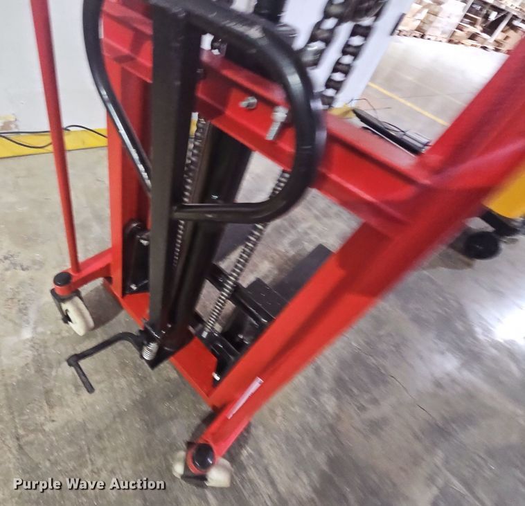 image for item LW9749 Pallet jack