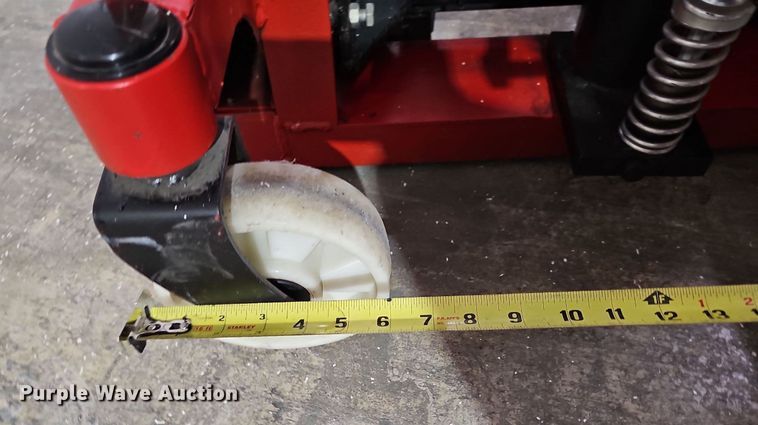 image for item LW9749 Pallet jack