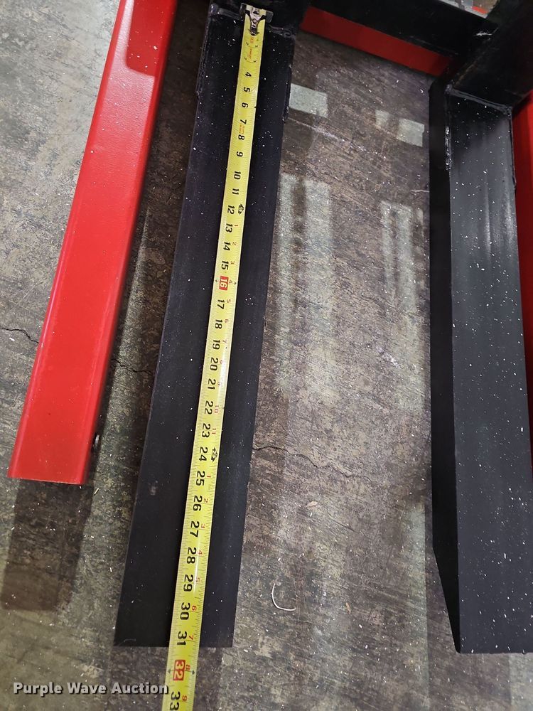 image for item LW9749 Pallet jack