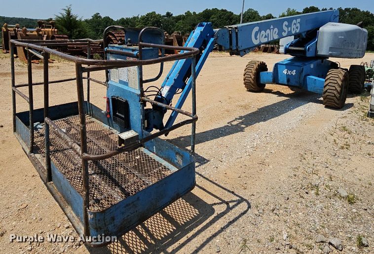 image for item LW9751 2005 Genie S65  boom lift