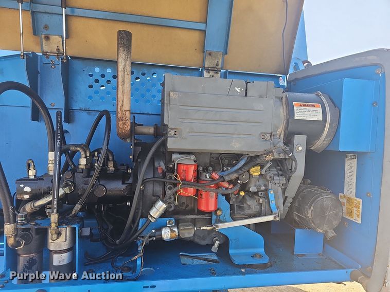 image for item LW9751 2005 Genie S65  boom lift