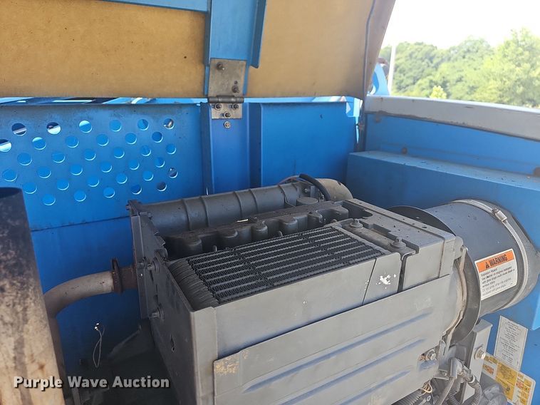 image for item LW9751 2005 Genie S65  boom lift