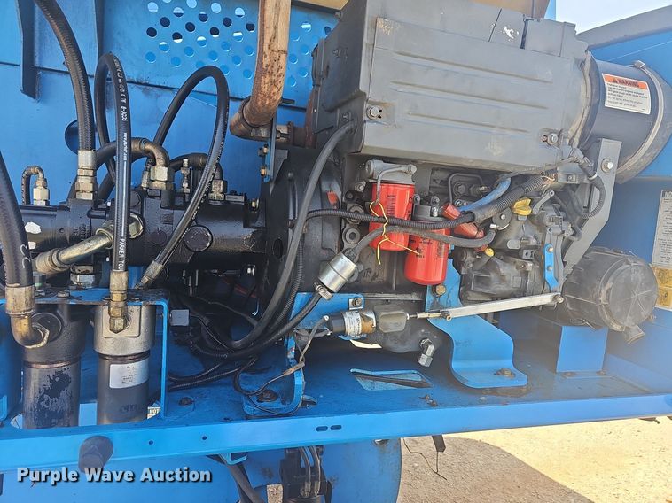 image for item LW9751 2005 Genie S65  boom lift