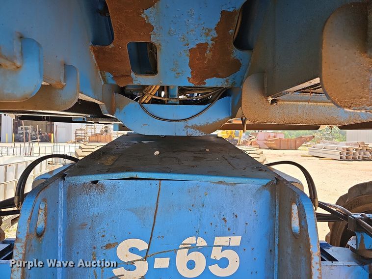 image for item LW9751 2005 Genie S65  boom lift