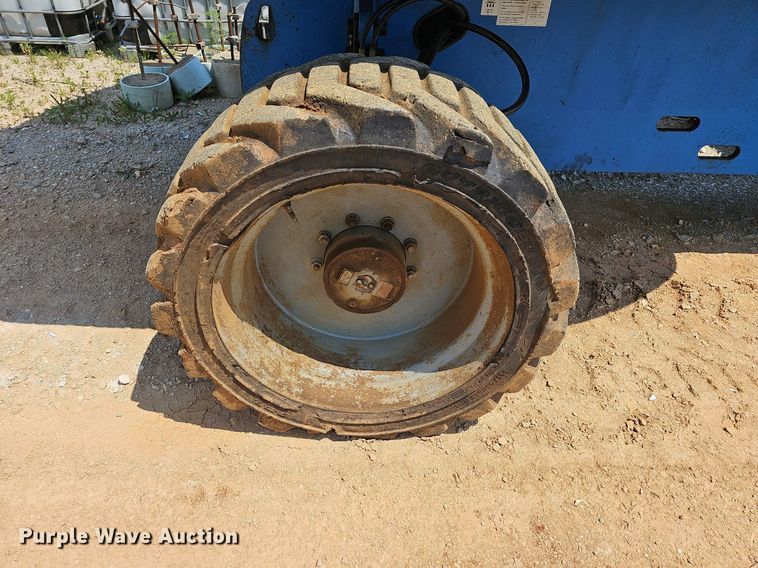 image for item LW9751 2005 Genie S65  boom lift