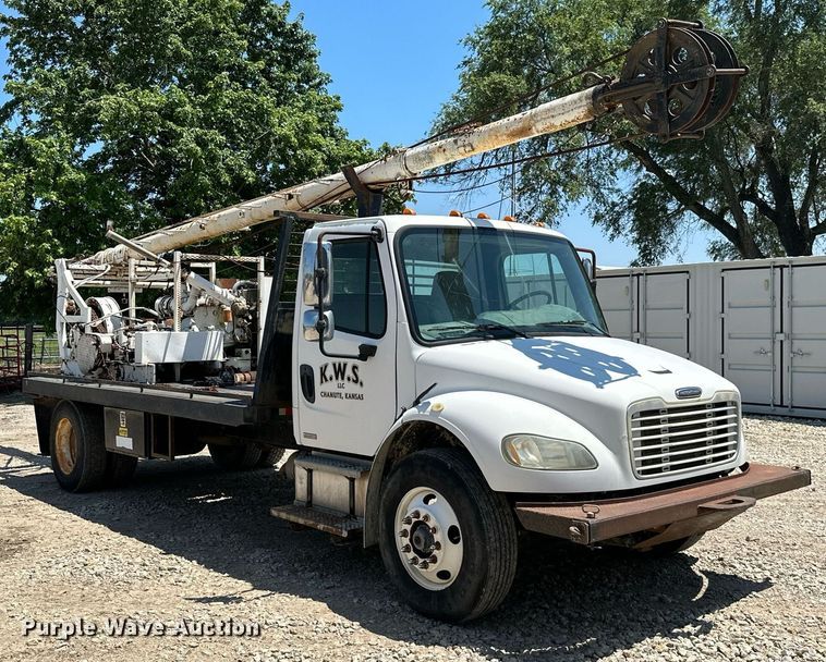 image for item MB9575 2005 Freightliner Business Class M2  drilling rig truck
