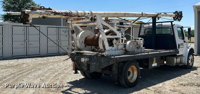 image for item MB9575 2005 Freightliner Business Class M2  drilling rig truck