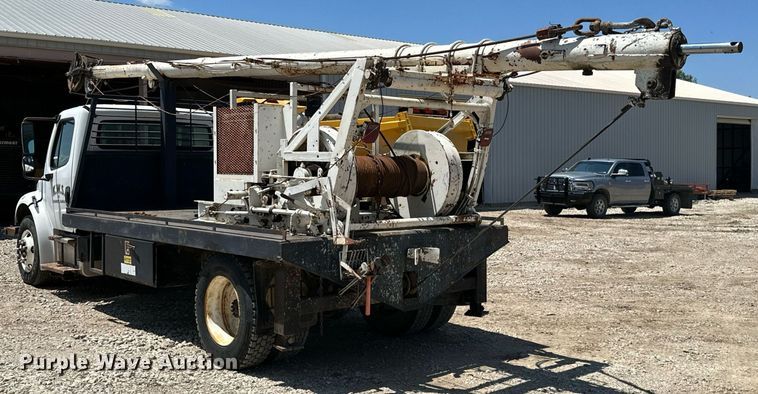 image for item MB9575 2005 Freightliner Business Class M2  drilling rig truck