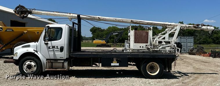 image for item MB9575 2005 Freightliner Business Class M2  drilling rig truck