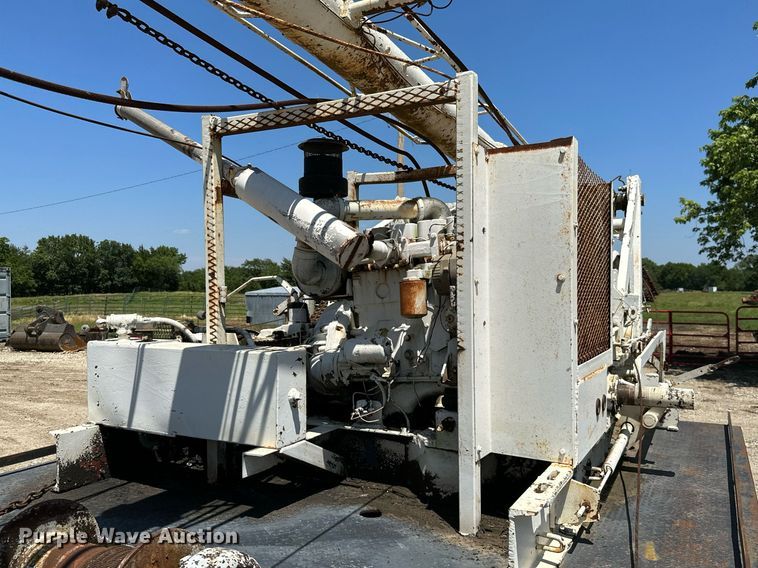 image for item MB9575 2005 Freightliner Business Class M2  drilling rig truck