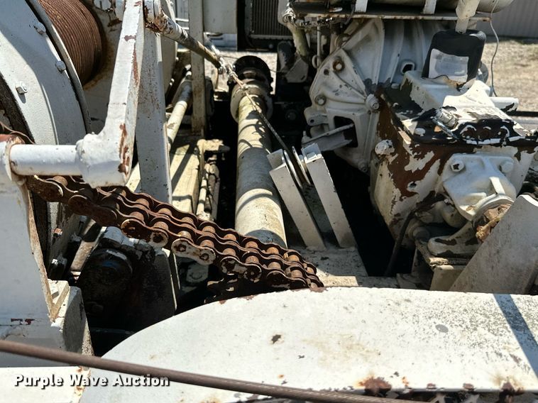 image for item MB9575 2005 Freightliner Business Class M2  drilling rig truck