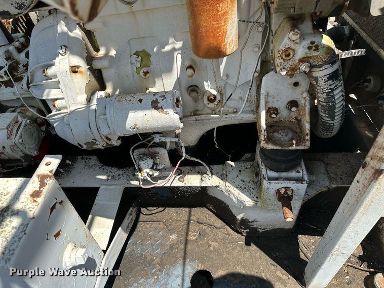 image for item MB9575 2005 Freightliner Business Class M2  drilling rig truck