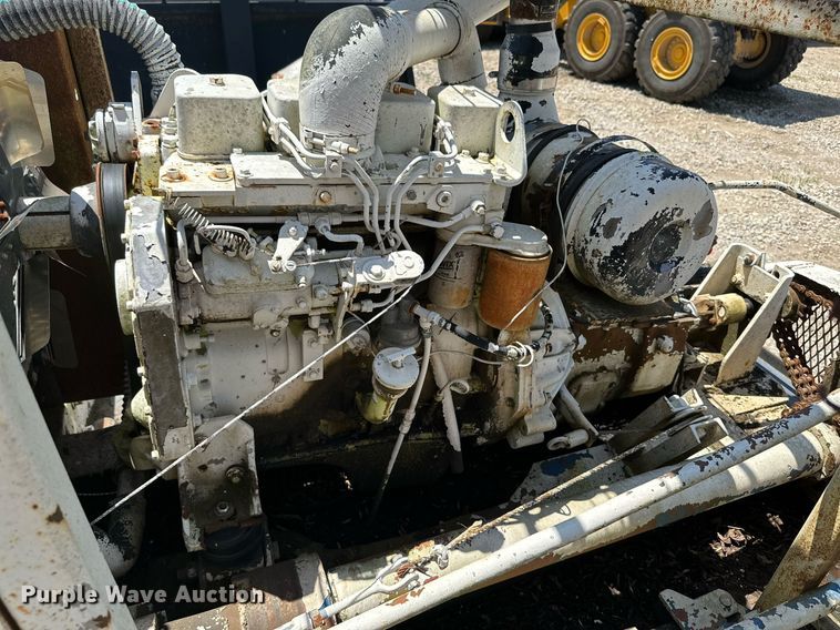 image for item MB9575 2005 Freightliner Business Class M2  drilling rig truck