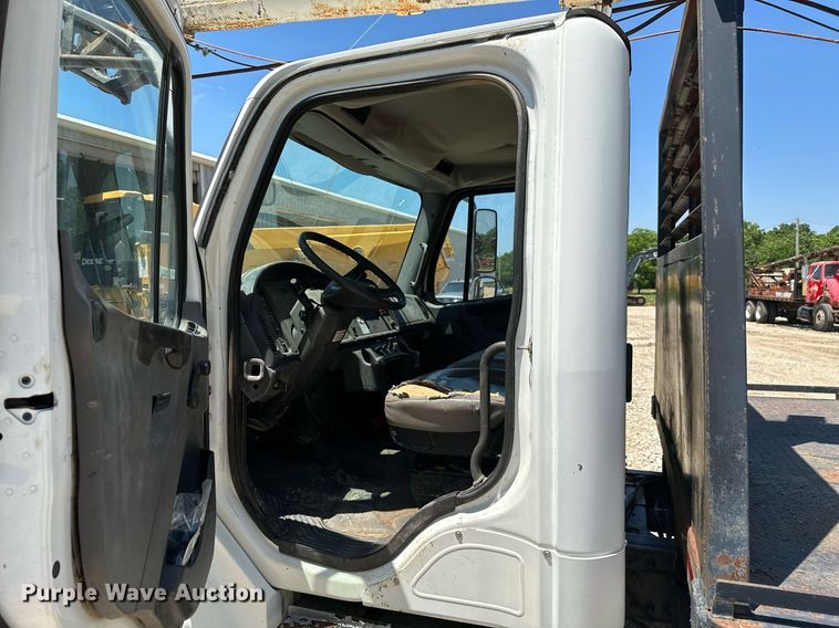 image for item MB9575 2005 Freightliner Business Class M2  drilling rig truck