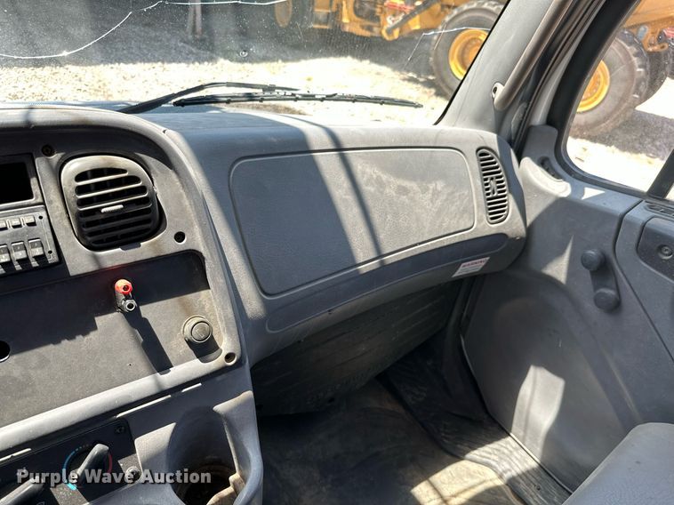 image for item MB9575 2005 Freightliner Business Class M2  drilling rig truck