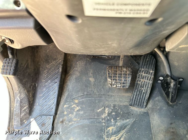 image for item MB9575 2005 Freightliner Business Class M2  drilling rig truck