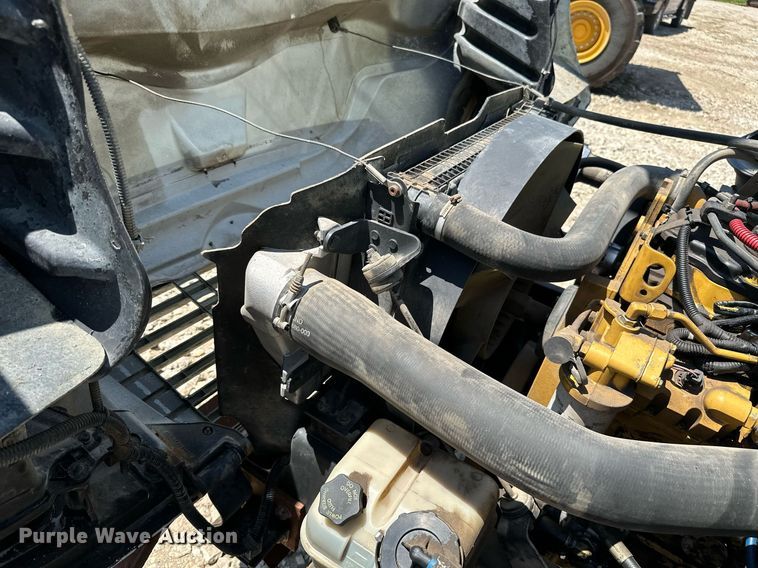 image for item MB9575 2005 Freightliner Business Class M2  drilling rig truck