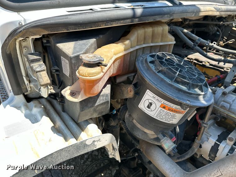 image for item MB9575 2005 Freightliner Business Class M2  drilling rig truck