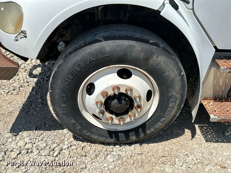 image for item MB9575 2005 Freightliner Business Class M2  drilling rig truck