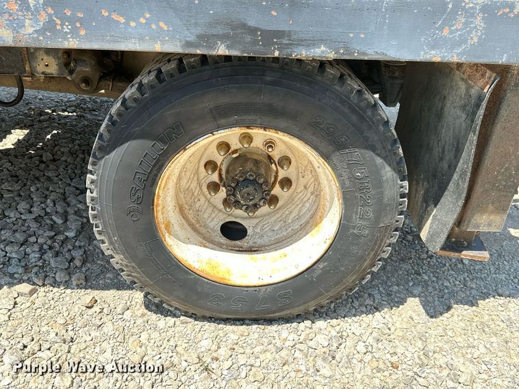 image for item MB9575 2005 Freightliner Business Class M2  drilling rig truck