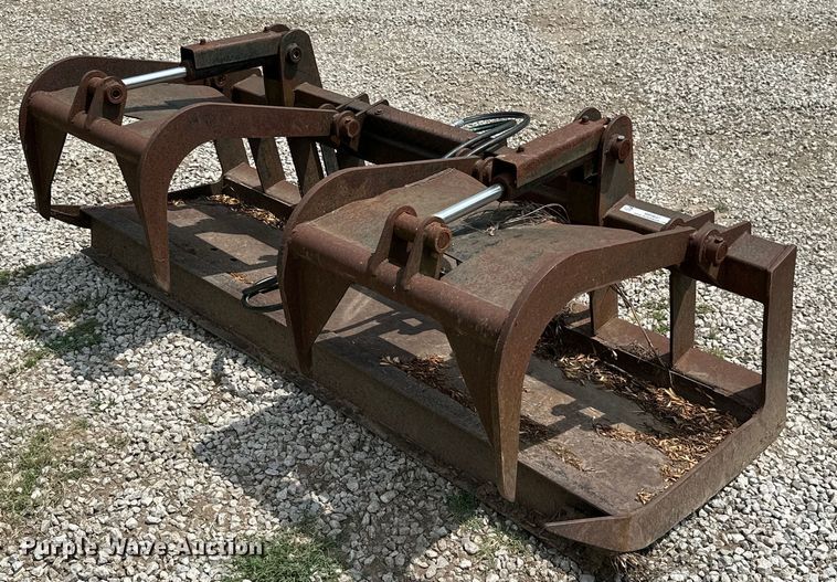 image for item MB9647 Skid steer grapple bucket