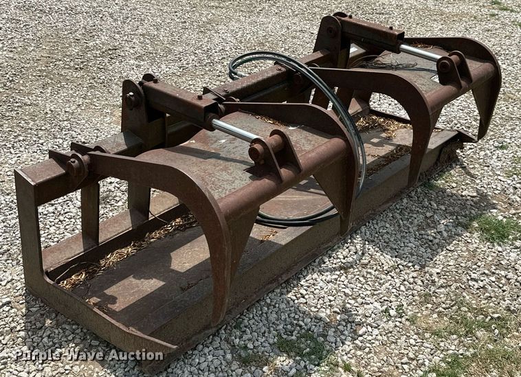 image for item MB9647 Skid steer grapple bucket