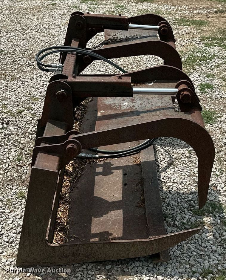 image for item MB9647 Skid steer grapple bucket