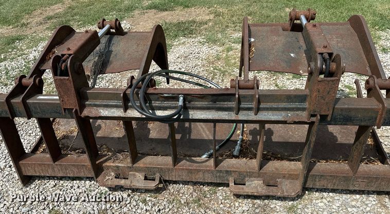 image for item MB9647 Skid steer grapple bucket