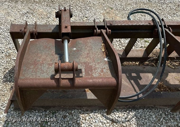 image for item MB9647 Skid steer grapple bucket