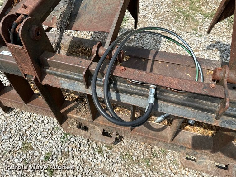 image for item MB9647 Skid steer grapple bucket