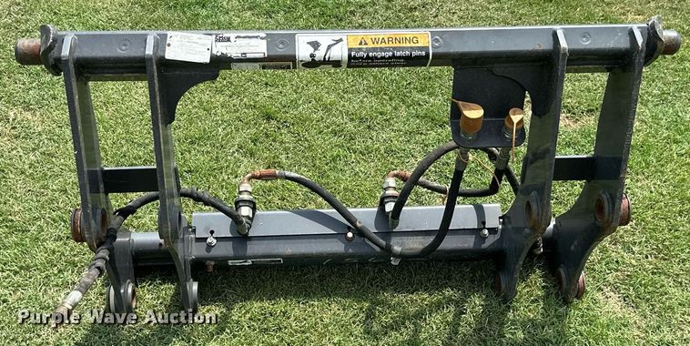 image for item MB9651 2006 Paladin 87365241  quick coupler