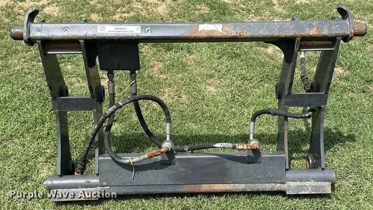 image for item MB9651 2006 Paladin 87365241  quick coupler