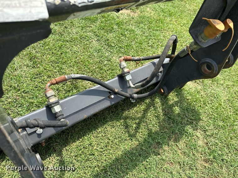 image for item MB9651 2006 Paladin 87365241  quick coupler