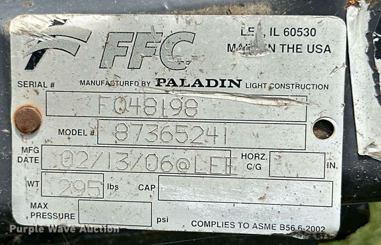 image for item MB9651 2006 Paladin 87365241  quick coupler