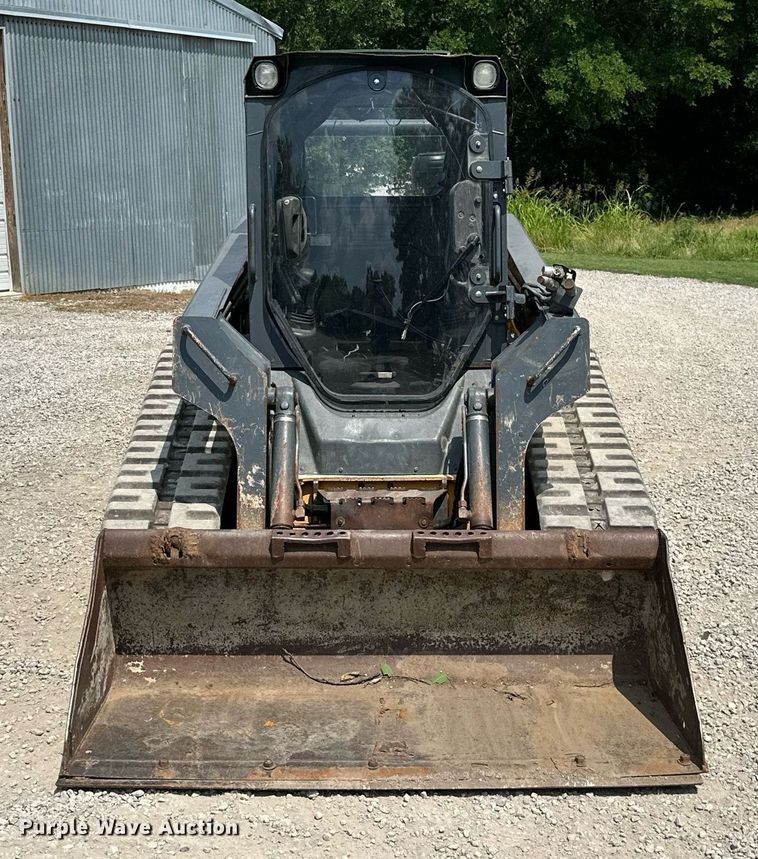 image for item MB9653 2011 John Deere 323D  tracked skid steer loader