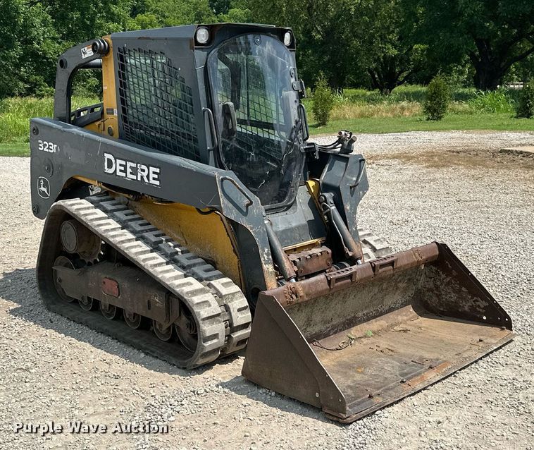 image for item MB9653 2011 John Deere 323D  tracked skid steer loader