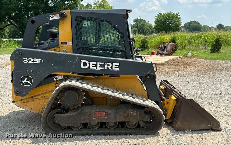 image for item MB9653 2011 John Deere 323D  tracked skid steer loader