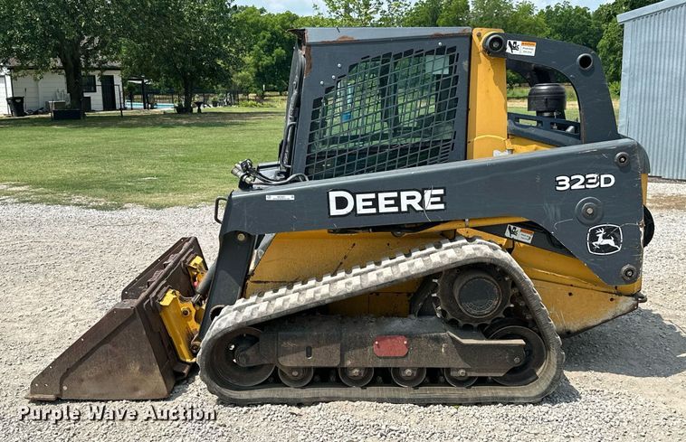 image for item MB9653 2011 John Deere 323D  tracked skid steer loader