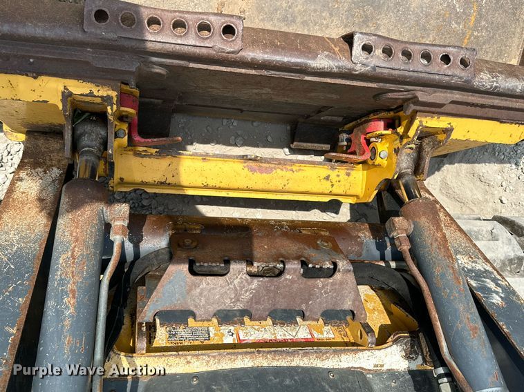 image for item MB9653 2011 John Deere 323D  tracked skid steer loader