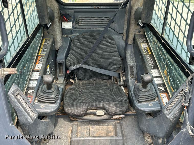 image for item MB9653 2011 John Deere 323D  tracked skid steer loader