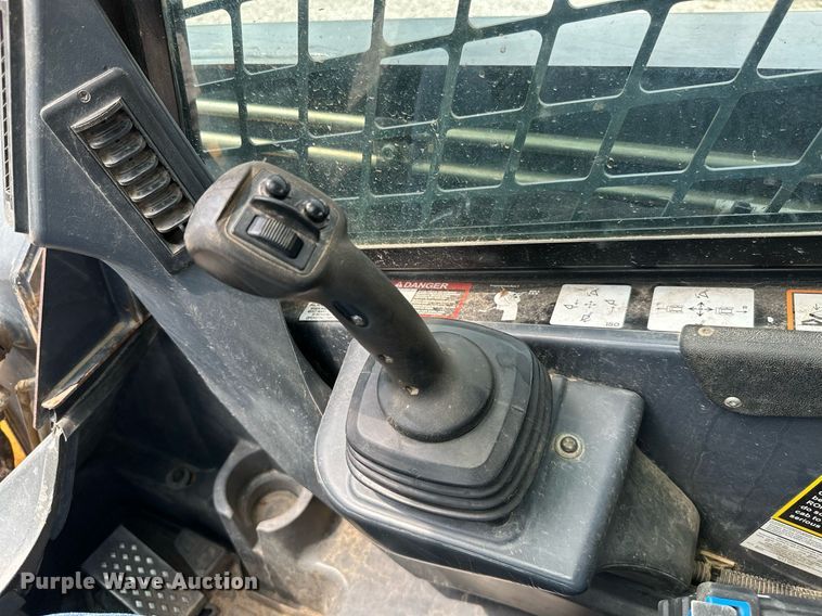 image for item MB9653 2011 John Deere 323D  tracked skid steer loader