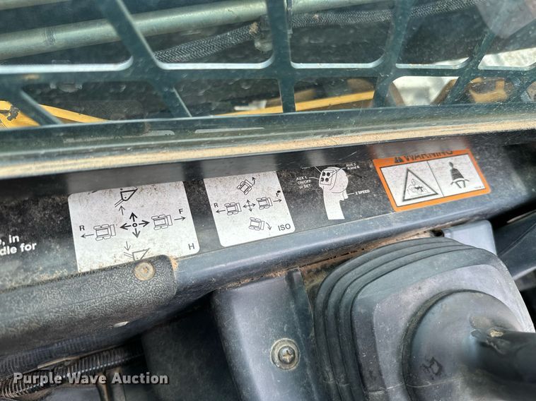 image for item MB9653 2011 John Deere 323D  tracked skid steer loader