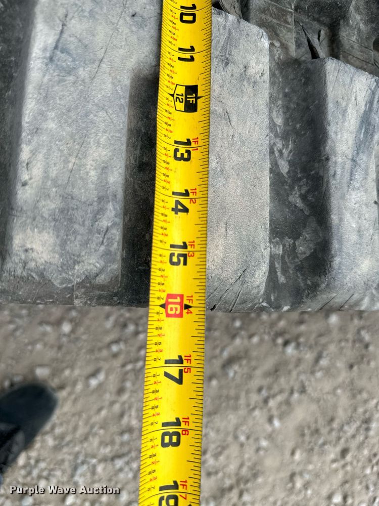 image for item MB9653 2011 John Deere 323D  tracked skid steer loader