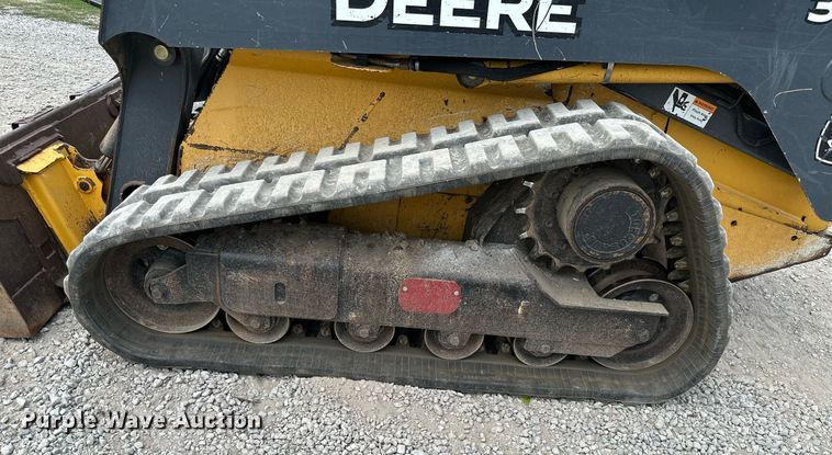 image for item MB9653 2011 John Deere 323D  tracked skid steer loader