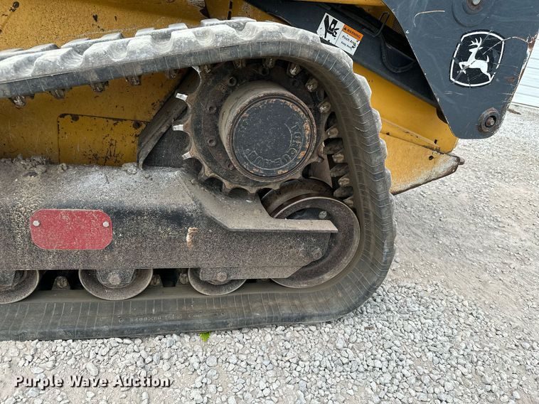 image for item MB9653 2011 John Deere 323D  tracked skid steer loader