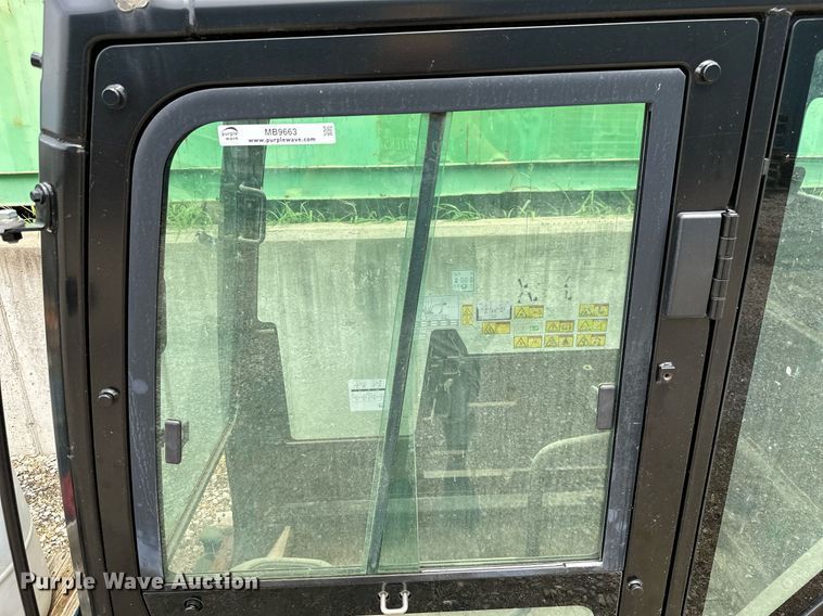 image for item MB9663 Caterpillar  enclosed cab