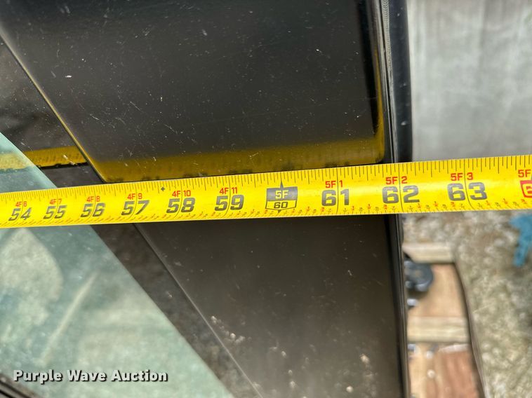 image for item MB9663 Caterpillar  enclosed cab