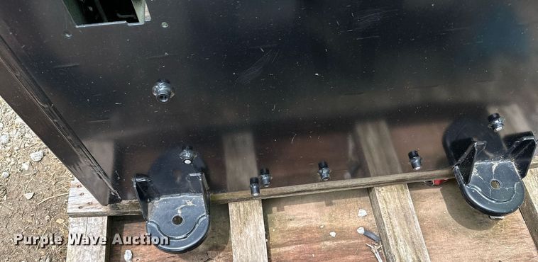 image for item MB9663 Caterpillar  enclosed cab