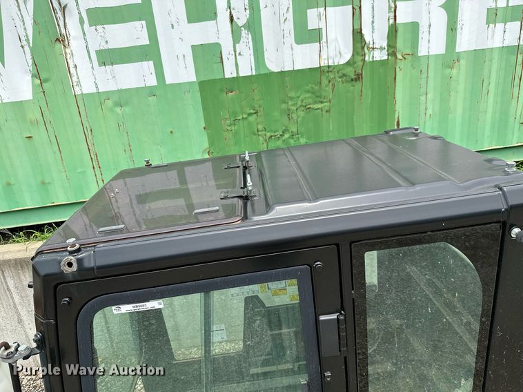 image for item MB9663 Caterpillar  enclosed cab