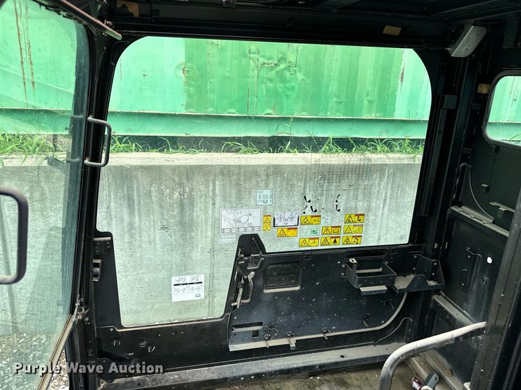 image for item MB9663 Caterpillar  enclosed cab